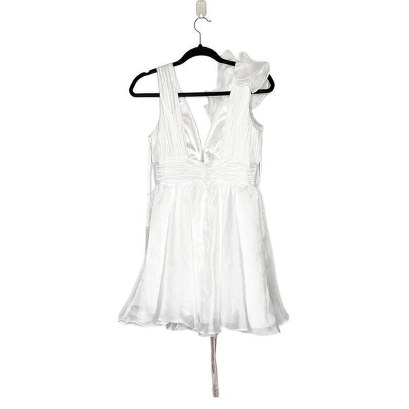NWT Mac Duggal Ruffle Shoulder Empire Waist Dress 48952 Women's White Size 2 - Picture 3 of 7